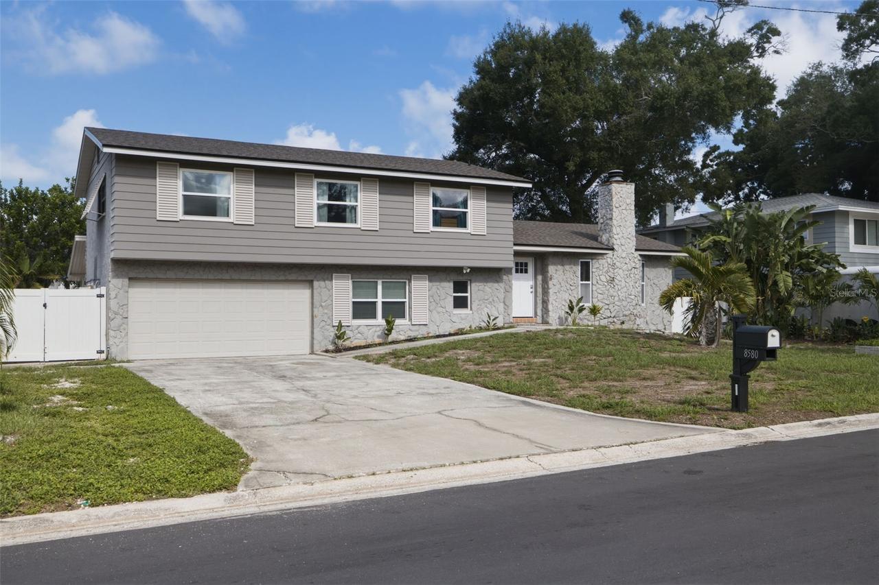8580 139th Ln., Seminole, FL 33776