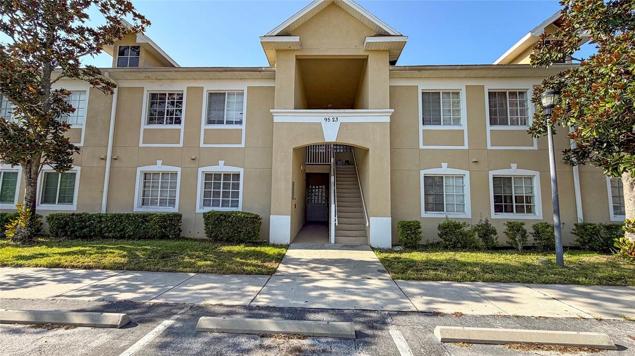 9523 Grovedale Cir. #101, Riverview, FL 33578