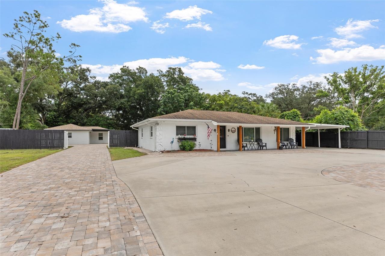 16903 Hanna Road, Lutz, FL 33549