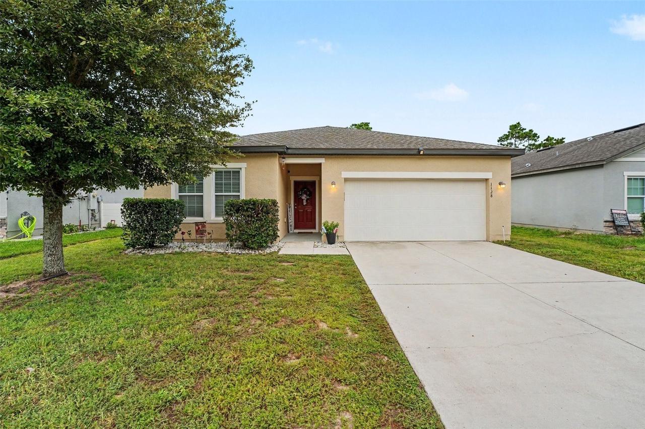 1128 Roberta Rd., Lake Wales, FL 33853