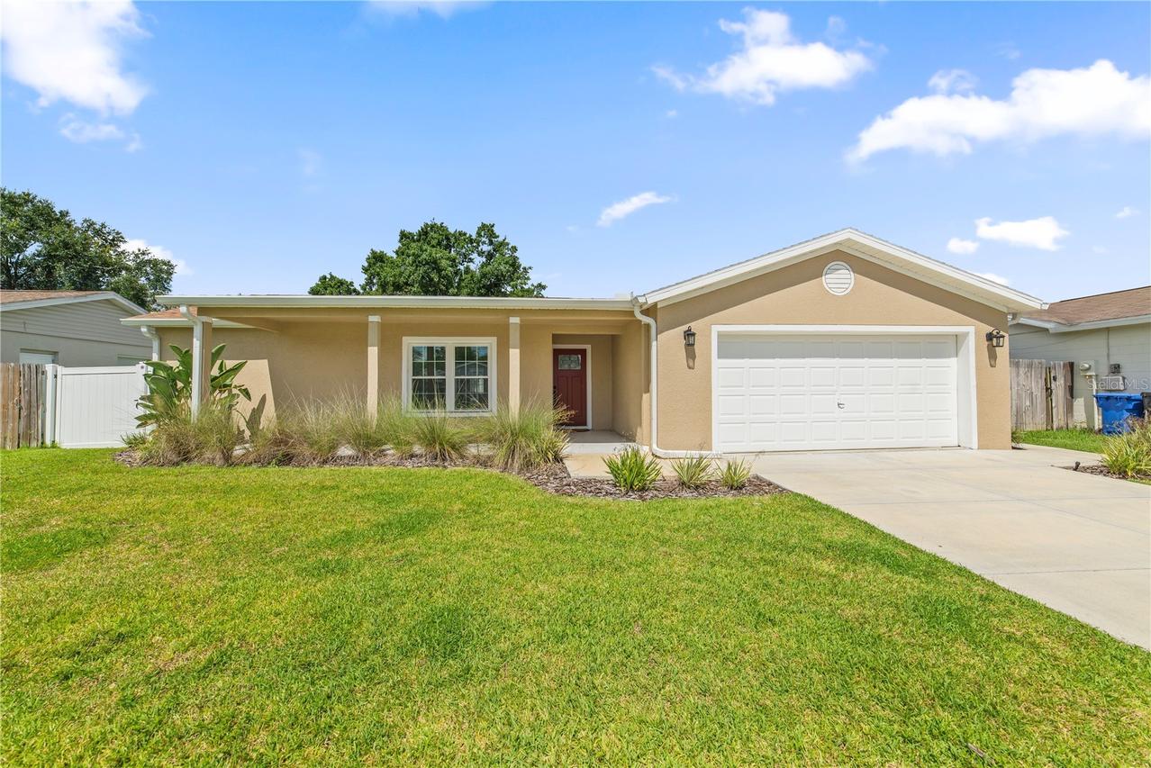 1003 Red Oak Cir., Brandon, FL 33511