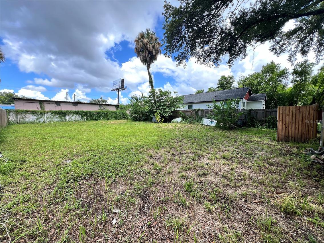 8508 N 9th St., Tampa, FL 33604