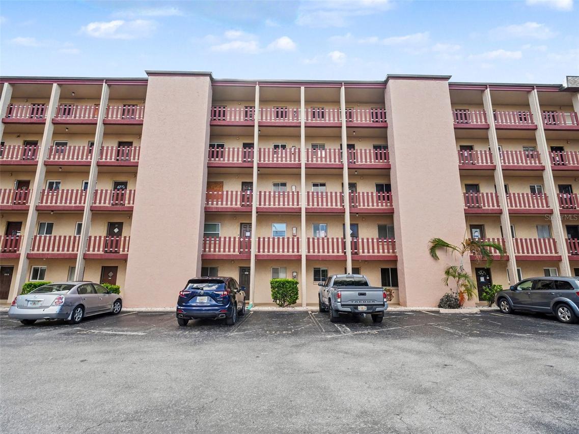 4023 Lake Bayshore Dr. #112, Bradenton, FL 34205