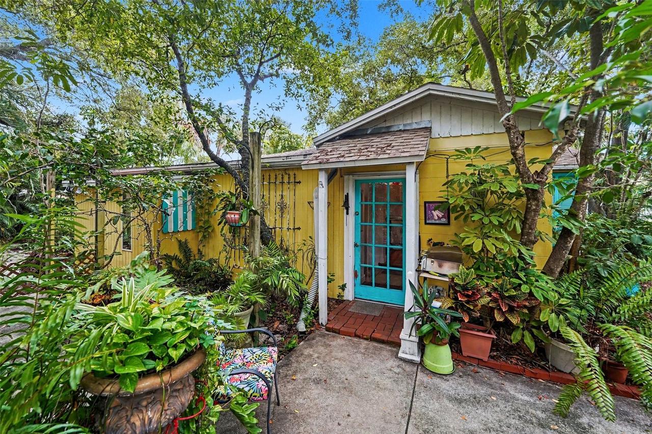 3505 W Mcelroy Ave., Tampa, FL 33611