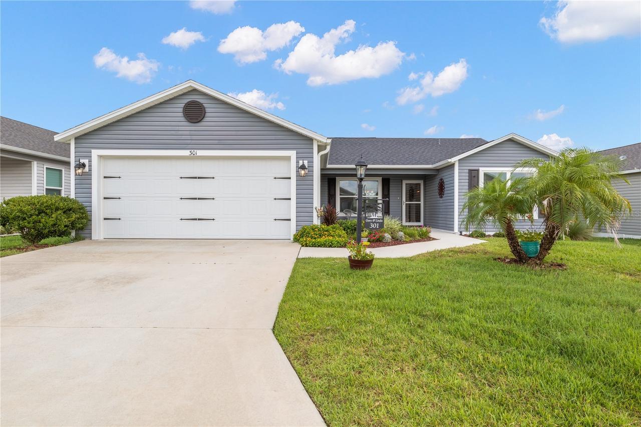 301 Klamut Ct., The Villages, FL 32163