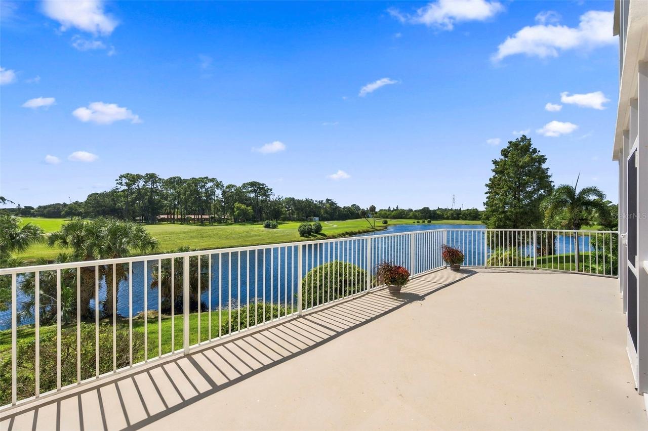 1200 Country Club Dr. #2106, Largo, FL 33771