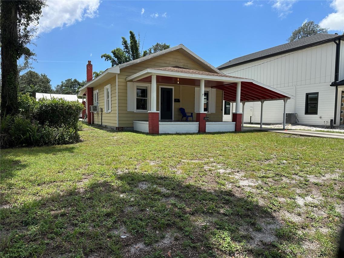 1209 E Ellicott St., Tampa, FL 33603
