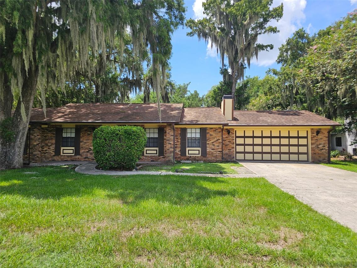 1292 E Lake Shore Blvd., Kissimmee, FL 34744