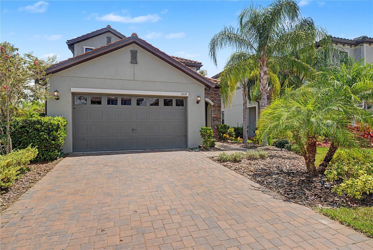 19539 Roseate Dr., Lutz, FL 33558