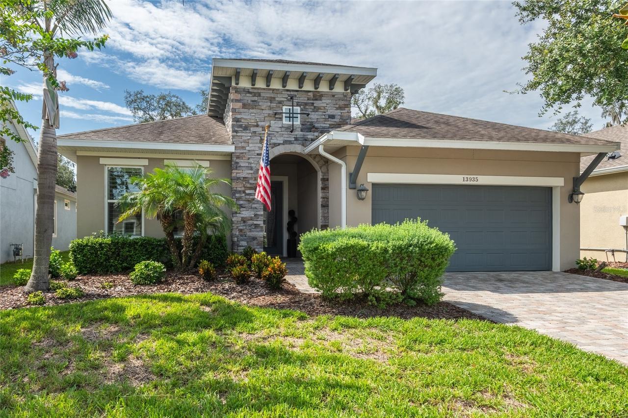 13935 Natures Reserve Dr., Lithia, FL 33547