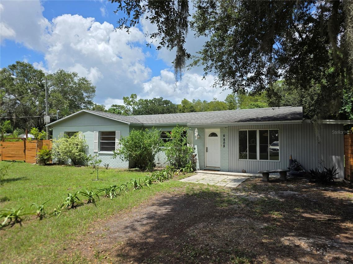 5809 Half Moon Lake Rd., Tampa, FL 33625