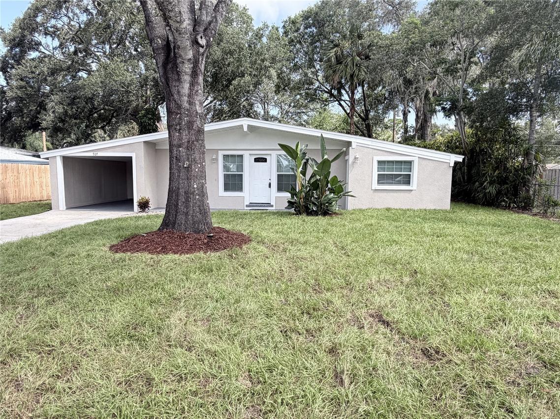 927 Lakewood Ave., Tampa, FL 33613