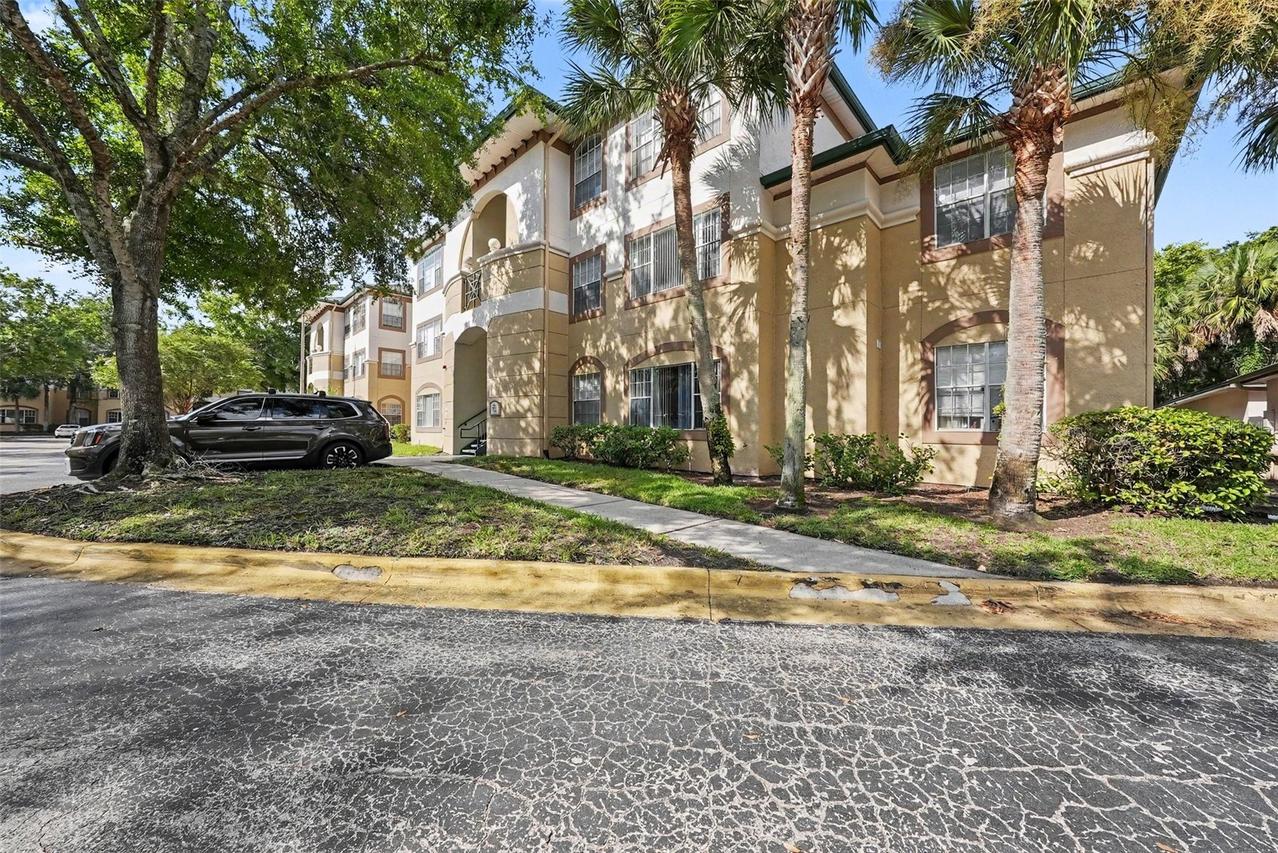 17108 Carrington Park Dr #722, Tampa, FL 33647