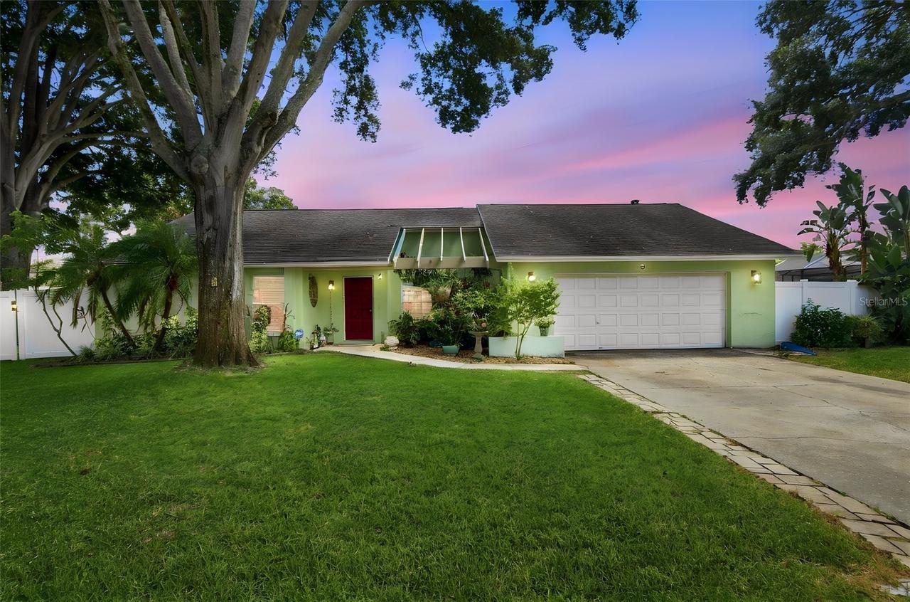 157 Foxcroft Dr., Palm Harbor, FL 34683