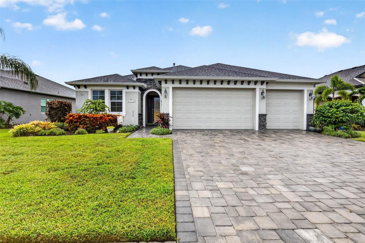 11720 Petunia Ter., Bradenton, FL 34212