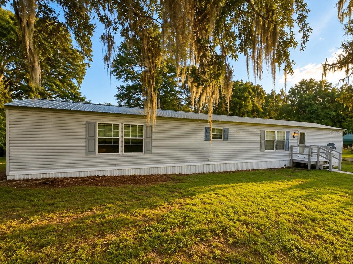 17689 SE 14th St., Silver Springs, FL 34488