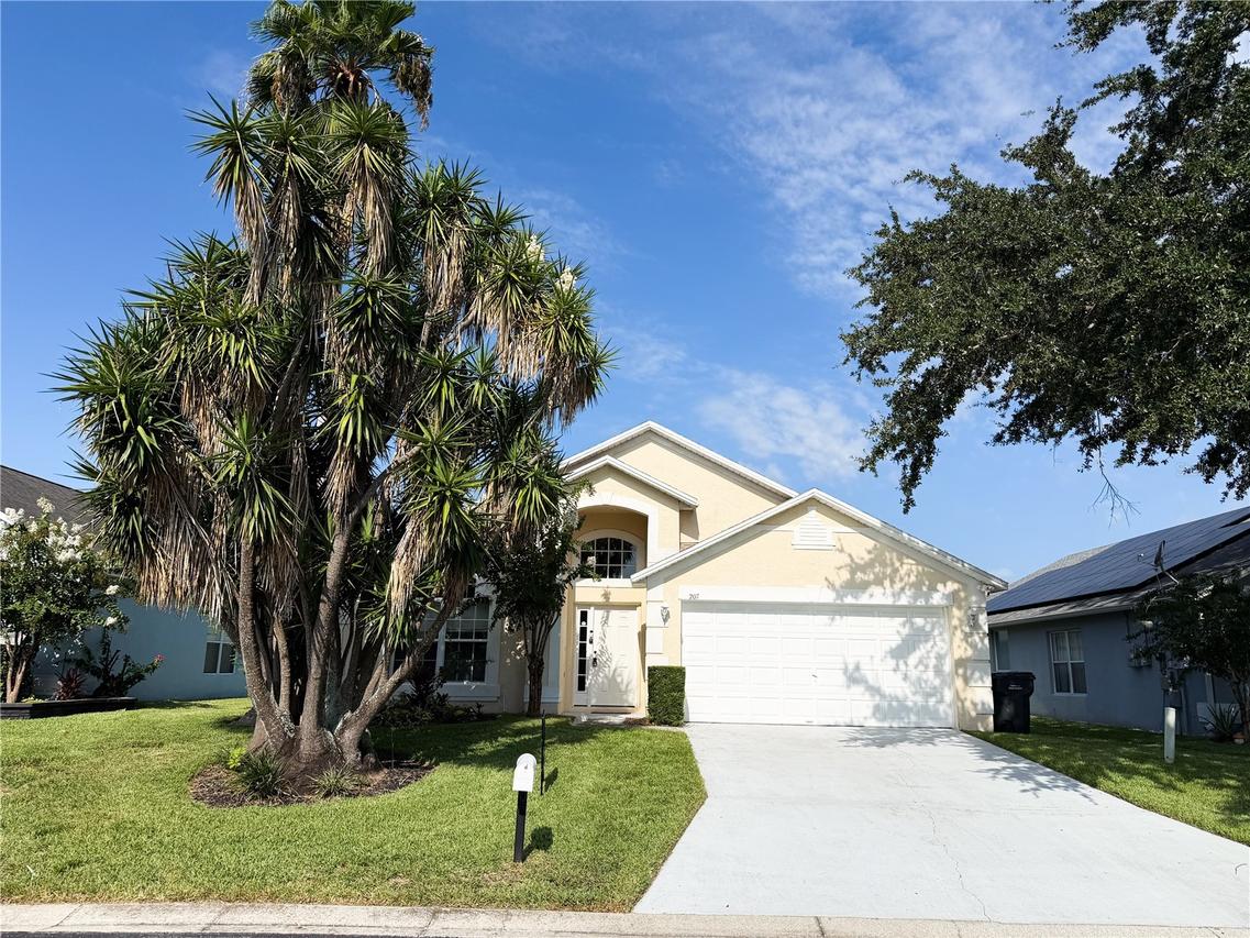 207 Langham Dr., Davenport, FL 33897