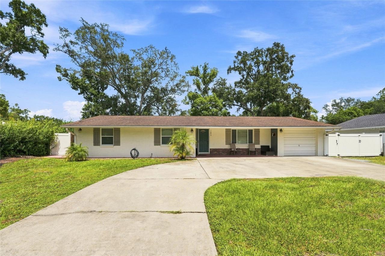 1909 W Hanna Ave., Tampa, FL 33604