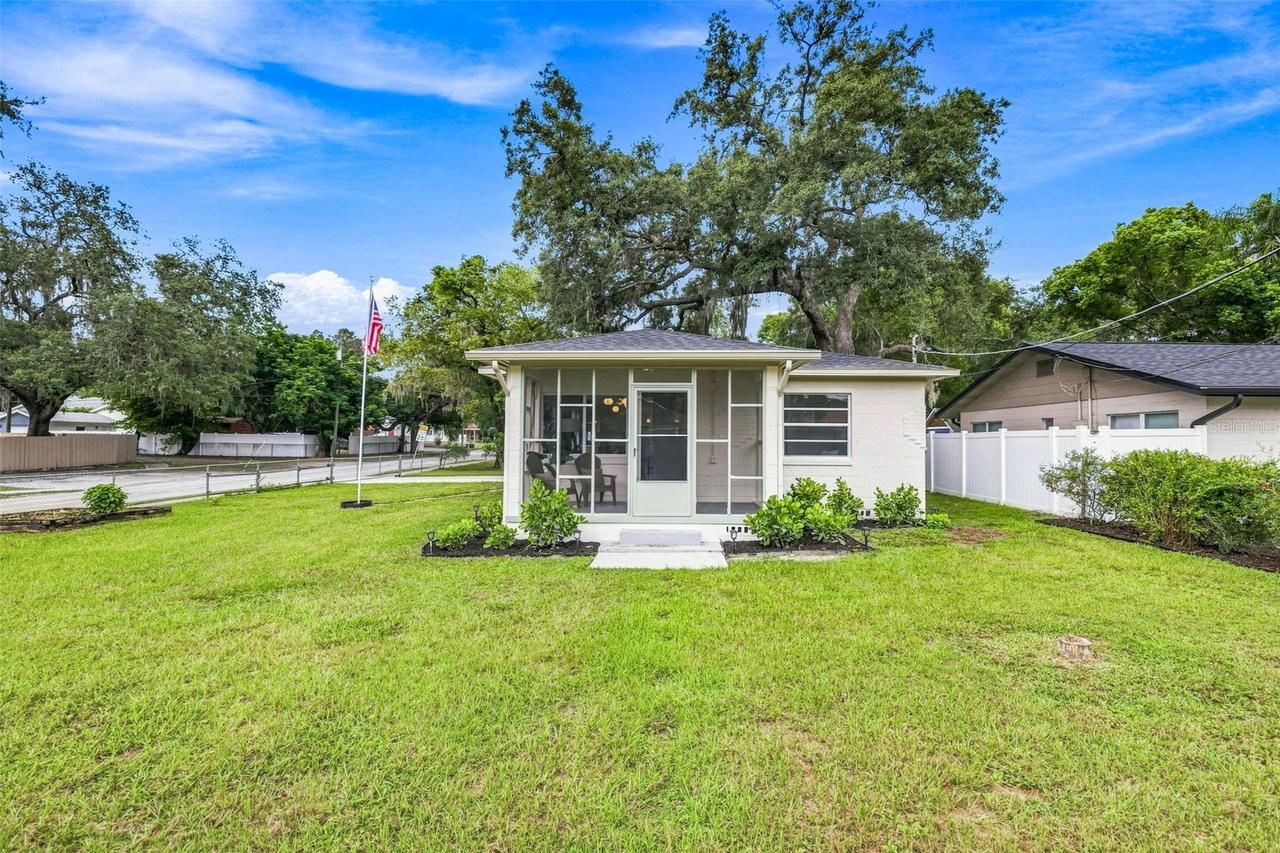 1825 E Hanna Ave., Tampa, FL 33610