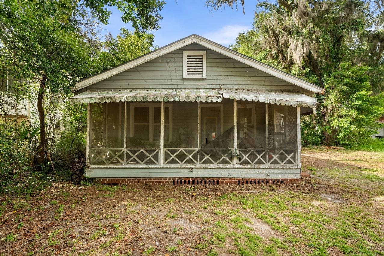 512 NW 9th Ave., Gainesville, FL 32601