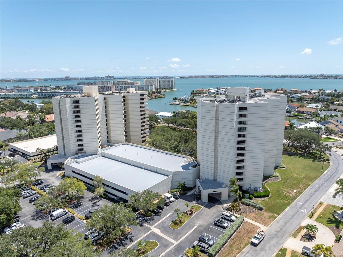 5950 Pelican Bay Plz. #601, Gulfport, FL 33707