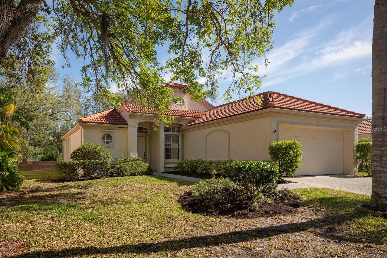 717 Lighthouse Dr., Tarpon Springs, FL 34689