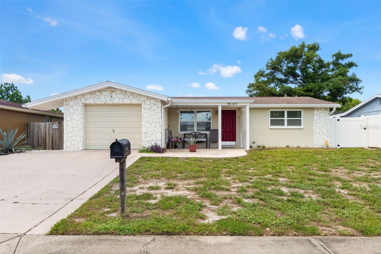 9135 Hermitage Ln., Port Richey, FL 34668