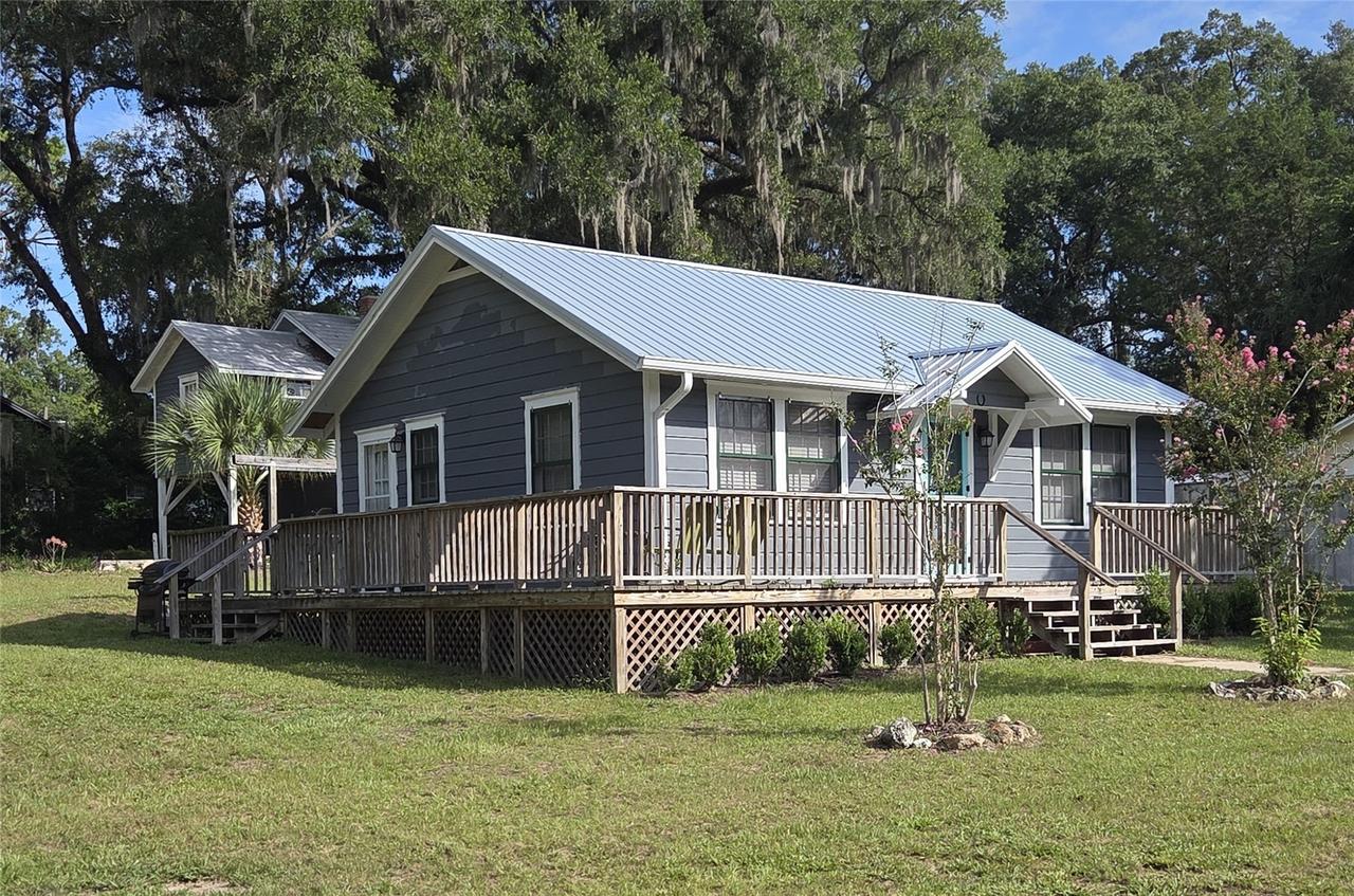 18758 NW 243rd Ter., High Springs, FL 32643