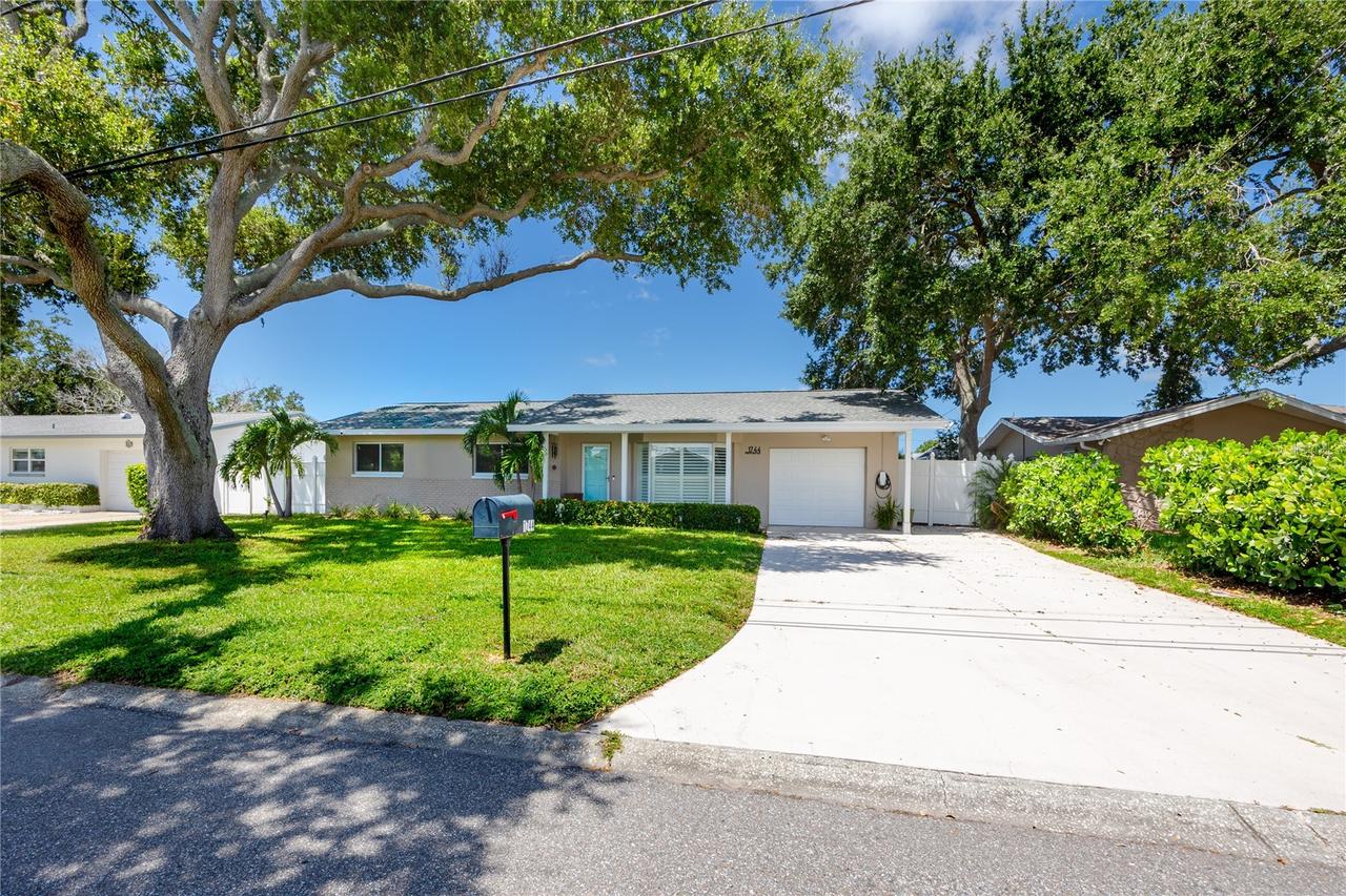 1744 Harbor Cir., Largo, FL 33770