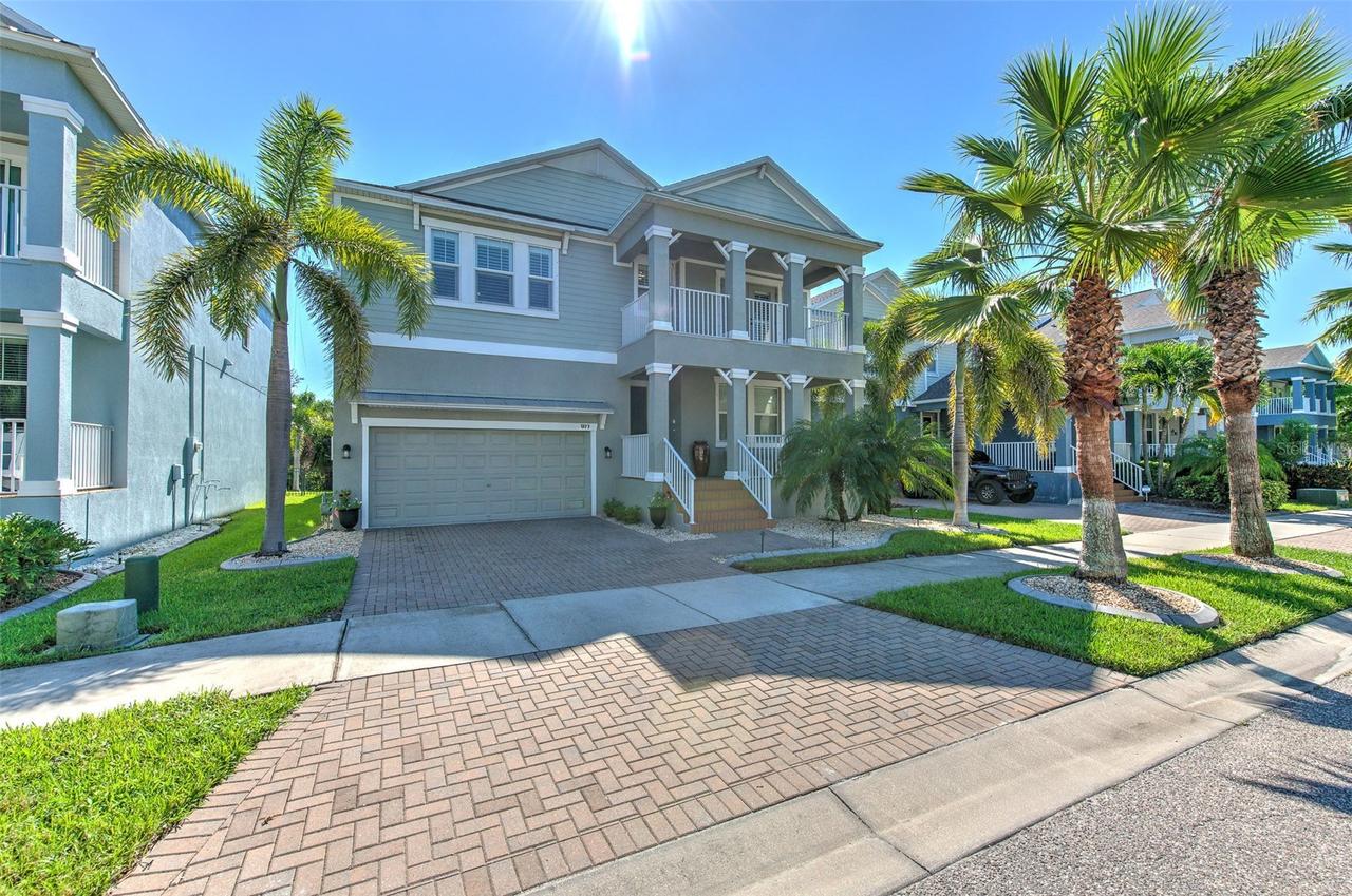 911 Seagrape Dr., Ruskin, FL 33570