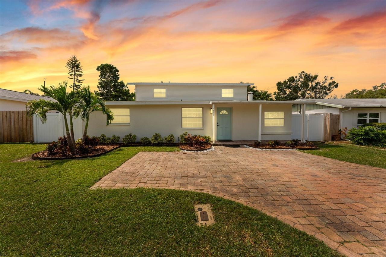 3298 21st Ave., Largo, FL 33774