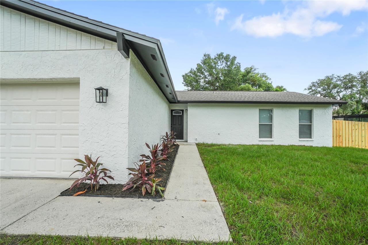 1901 Lakeview Dr., Brandon, FL 33511