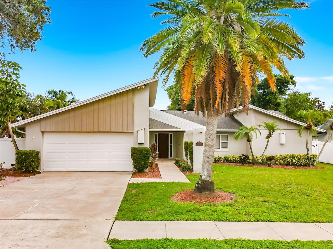 1855 Del Robles Ter., Clearwater, FL 33764