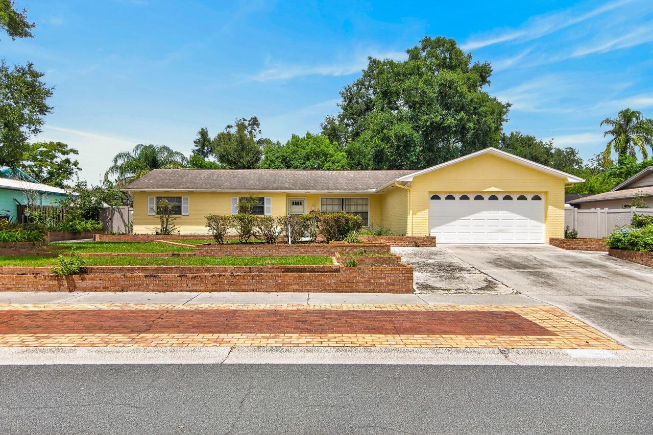 3832 Parkside Dr., Valrico, FL 33594