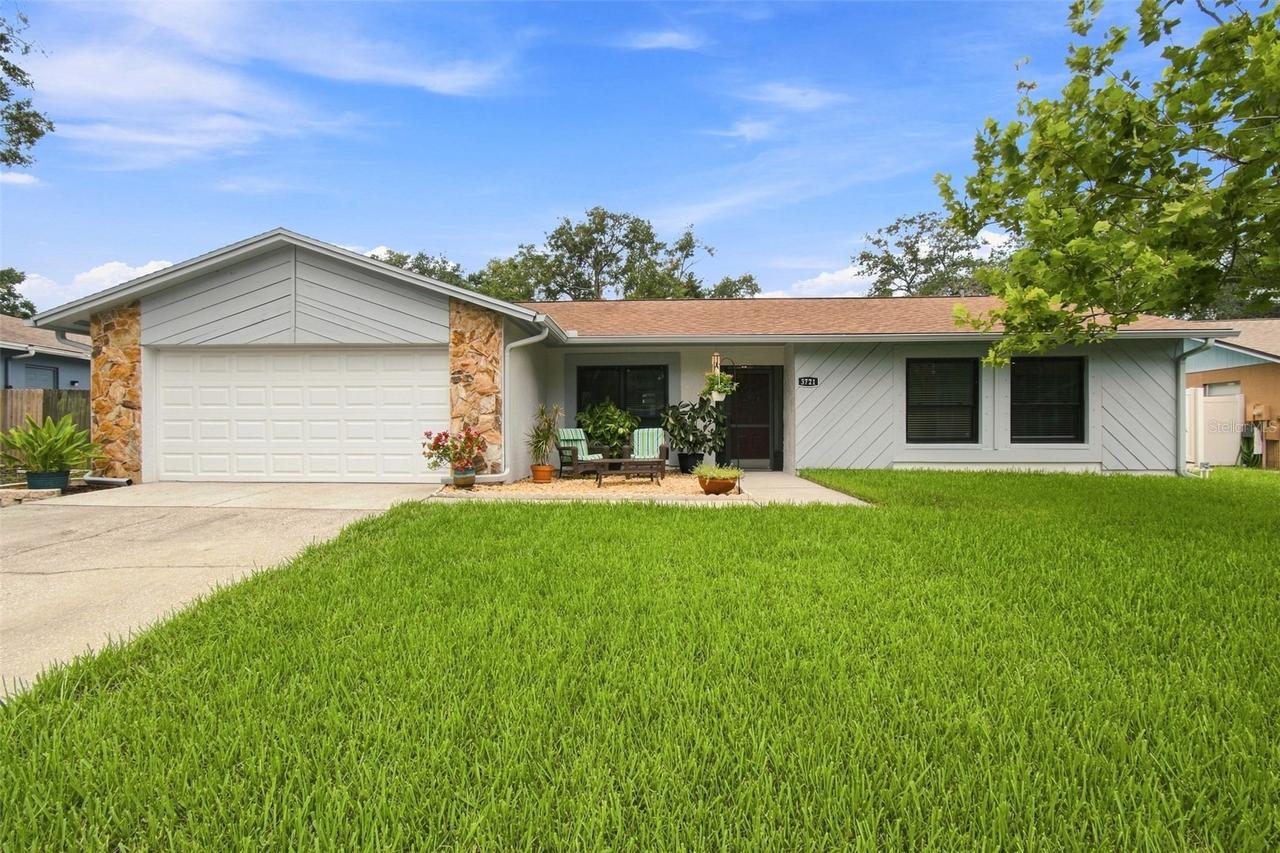 3721 Sand Pebble Dr., Valrico, FL 33596