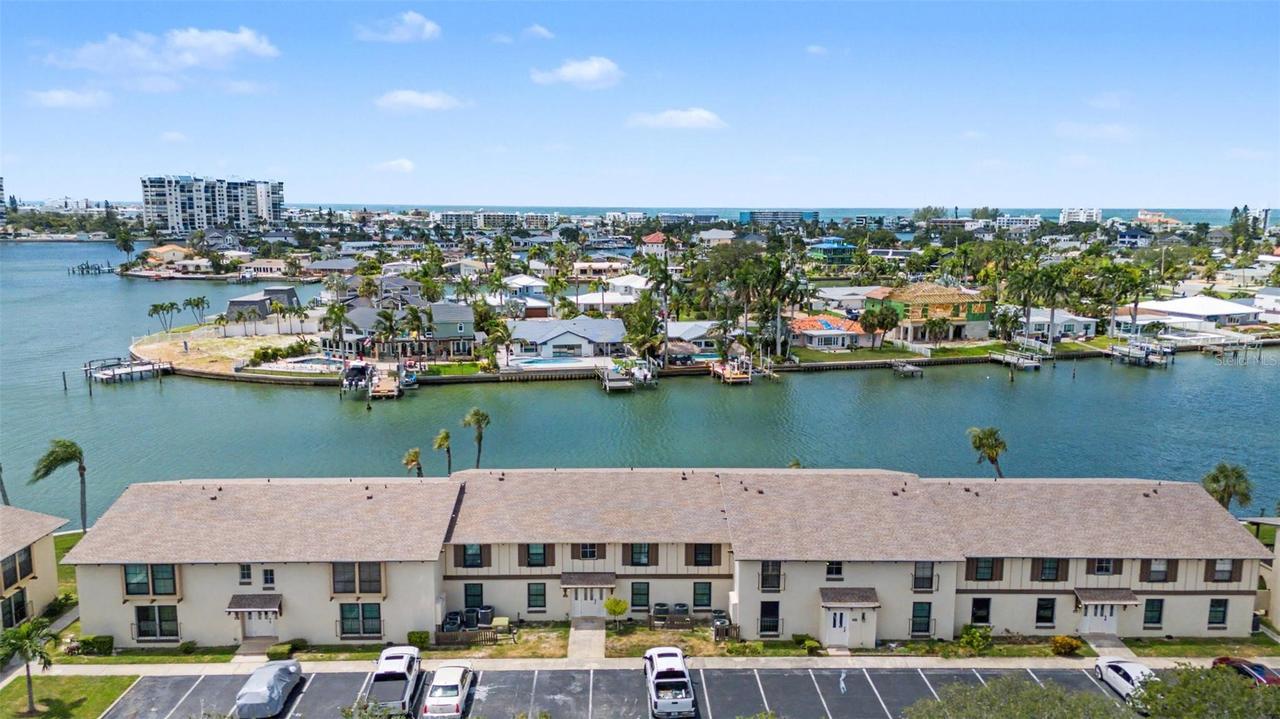 519 Plaza Seville Ct. #39, Treasure Island, FL 33706