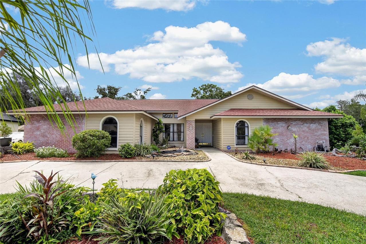 2814 Hammock Dr., Plant City, FL 33566
