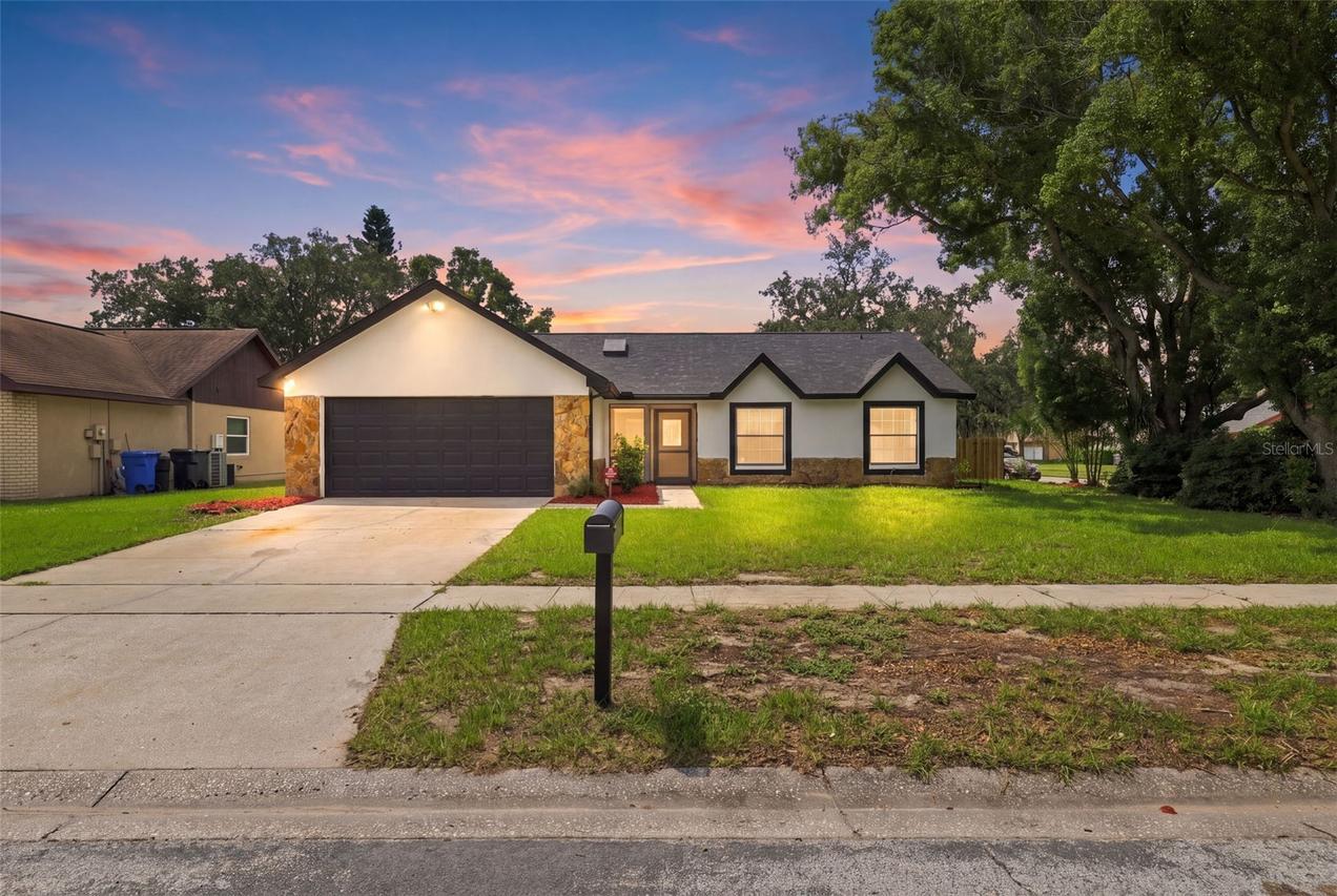 1607 Oak Arbor Ln., Valrico, FL 33596