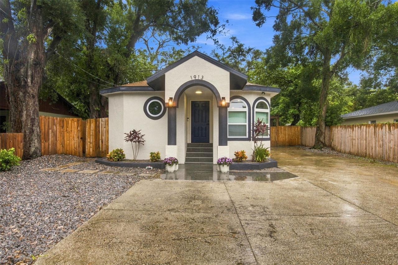 1913 E Hanna Ave., Tampa, FL 33610