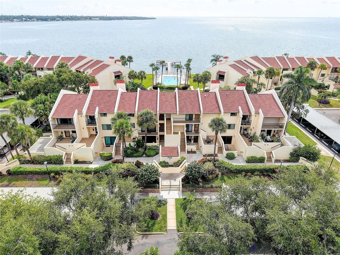 7510 Sunshine Skyway Ln. #T13, St Petersburg, FL 33711