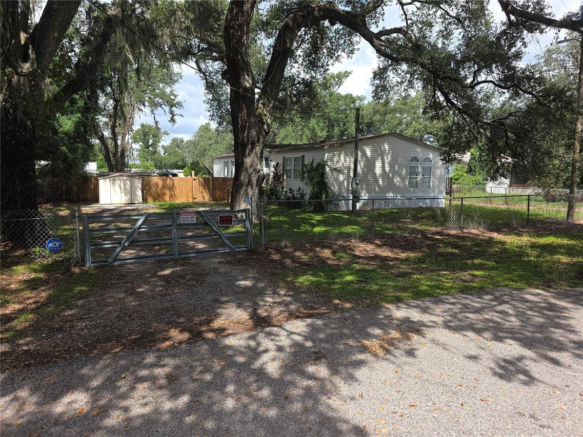 1020 Brinwood Dr., Seffner, FL 33584