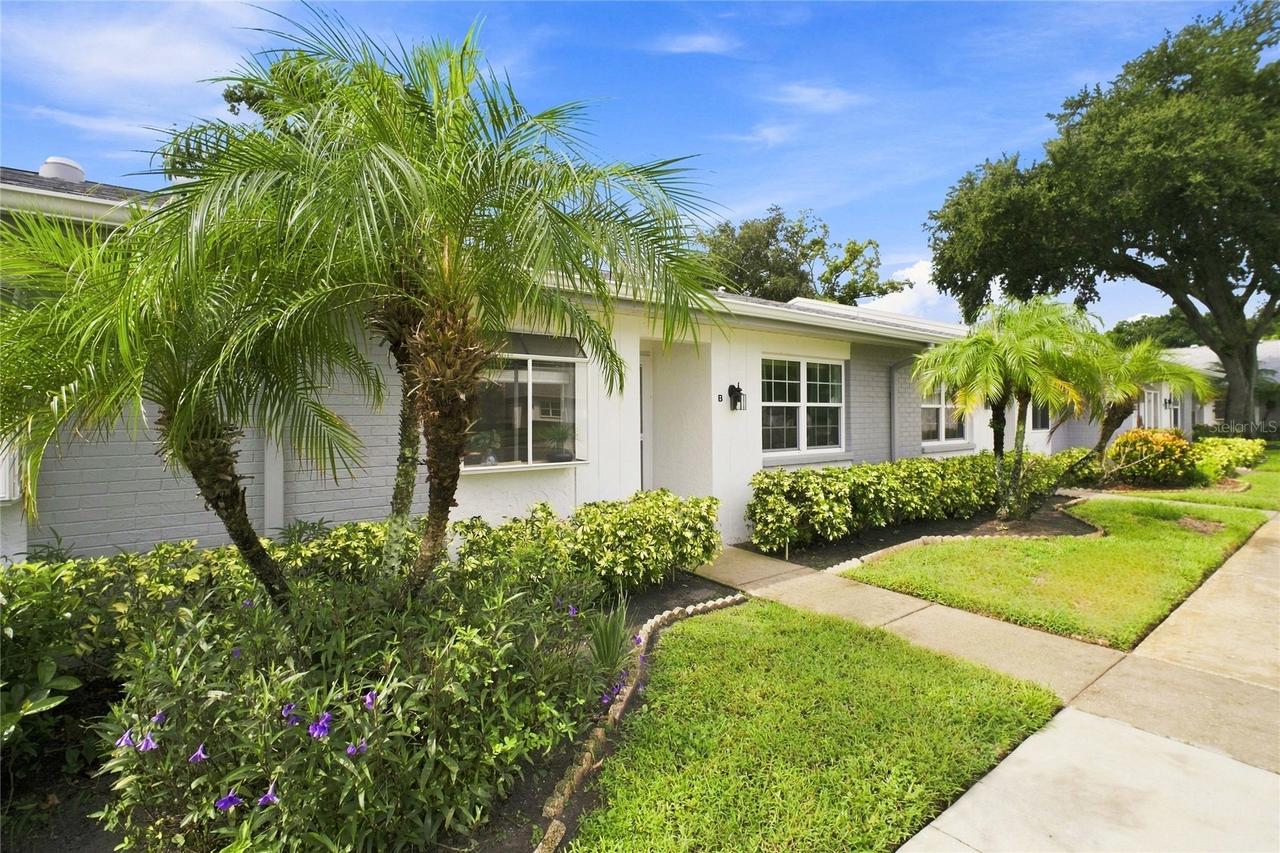 3370 Stonehaven Ct. #B, Palm Harbor, FL 34684