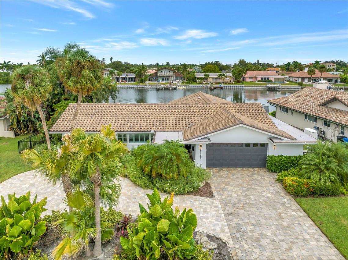 1963 Kansas Ave., St Petersburg, FL 33703