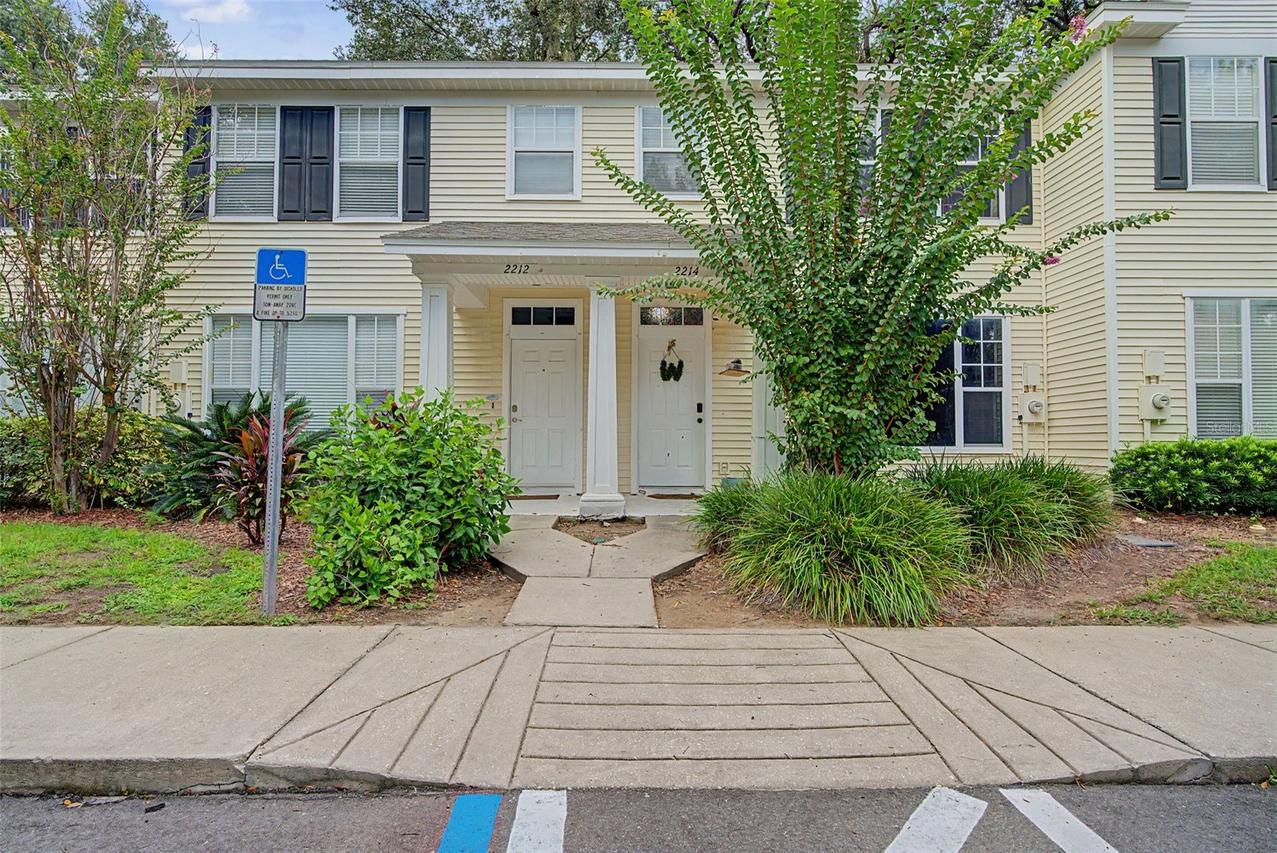 2214 Golden Oak Ln., Valrico, FL 33594