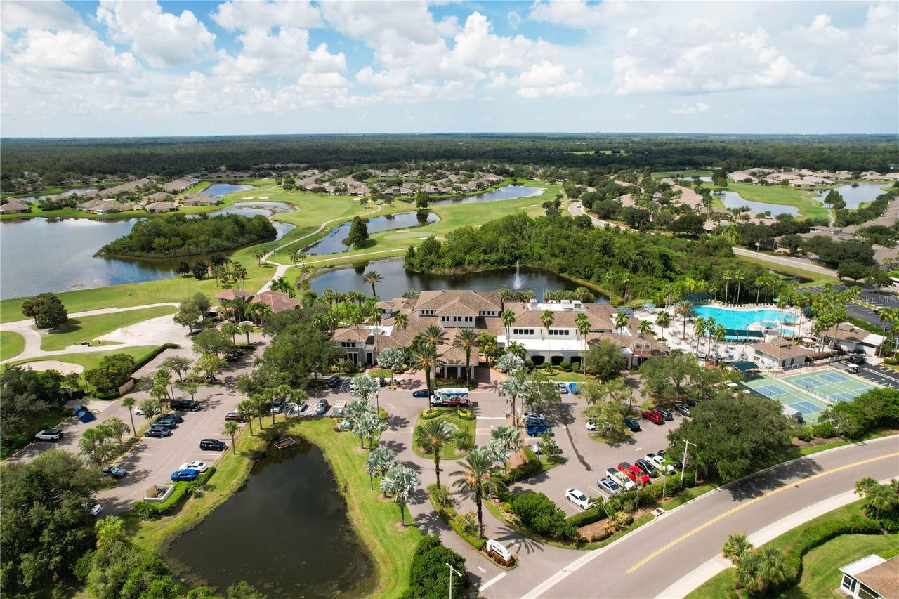 317 Knottwood Ct., Sun City Center, FL 33573