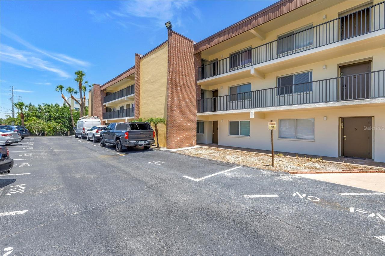 4435 1st St. #305, St Petersburg, FL 33703