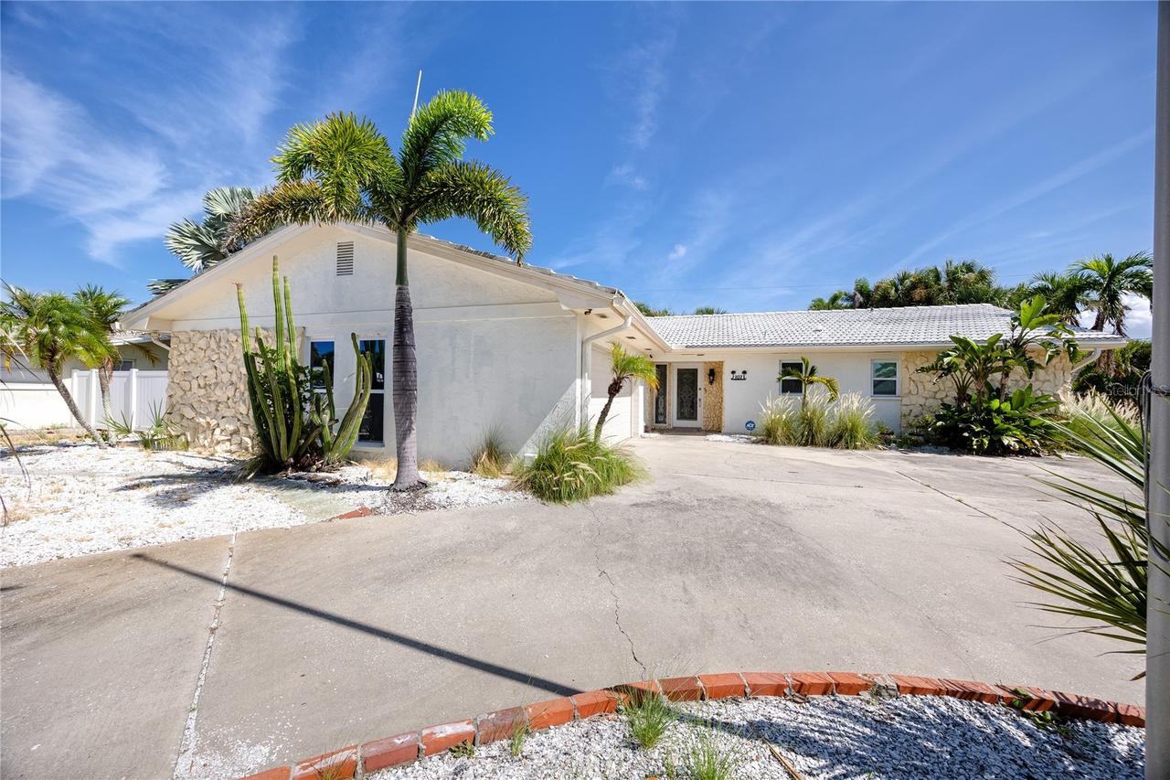 107 21st St., Belleair Beach, FL 33786