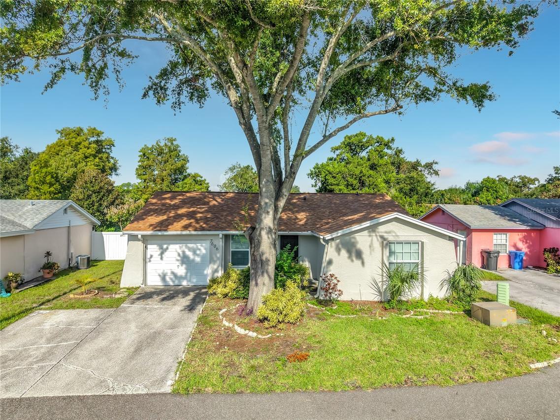 7606 Woodland Oaks Ct., Tampa, FL 33615