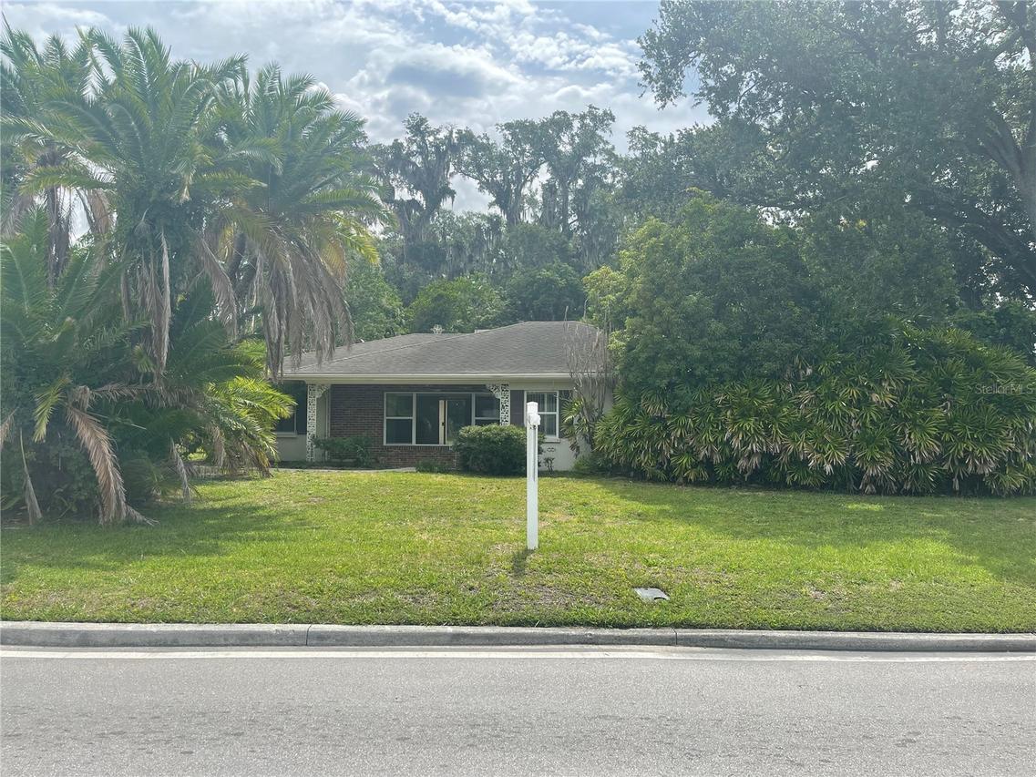 225 Lake Hollingsworth Dr., Lakeland, FL 33803