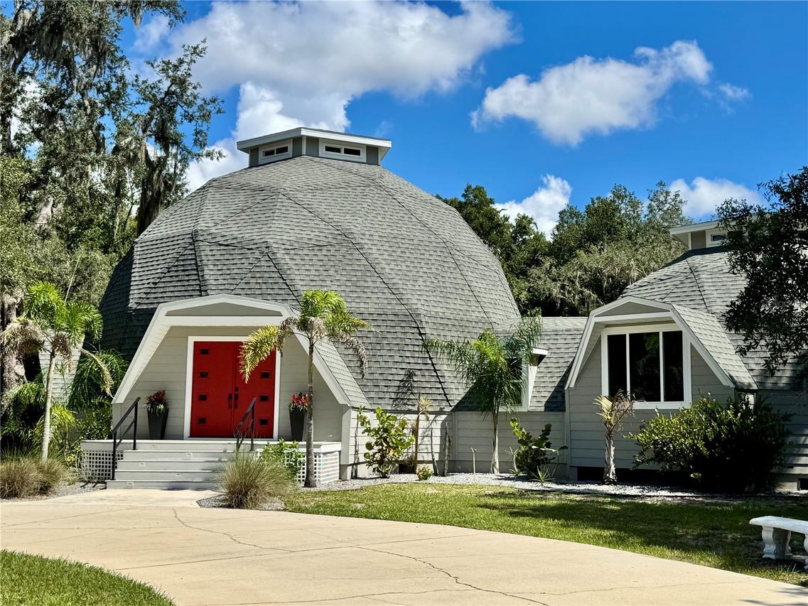 9710 Black Bear Ct., New Port Richey, FL 34654